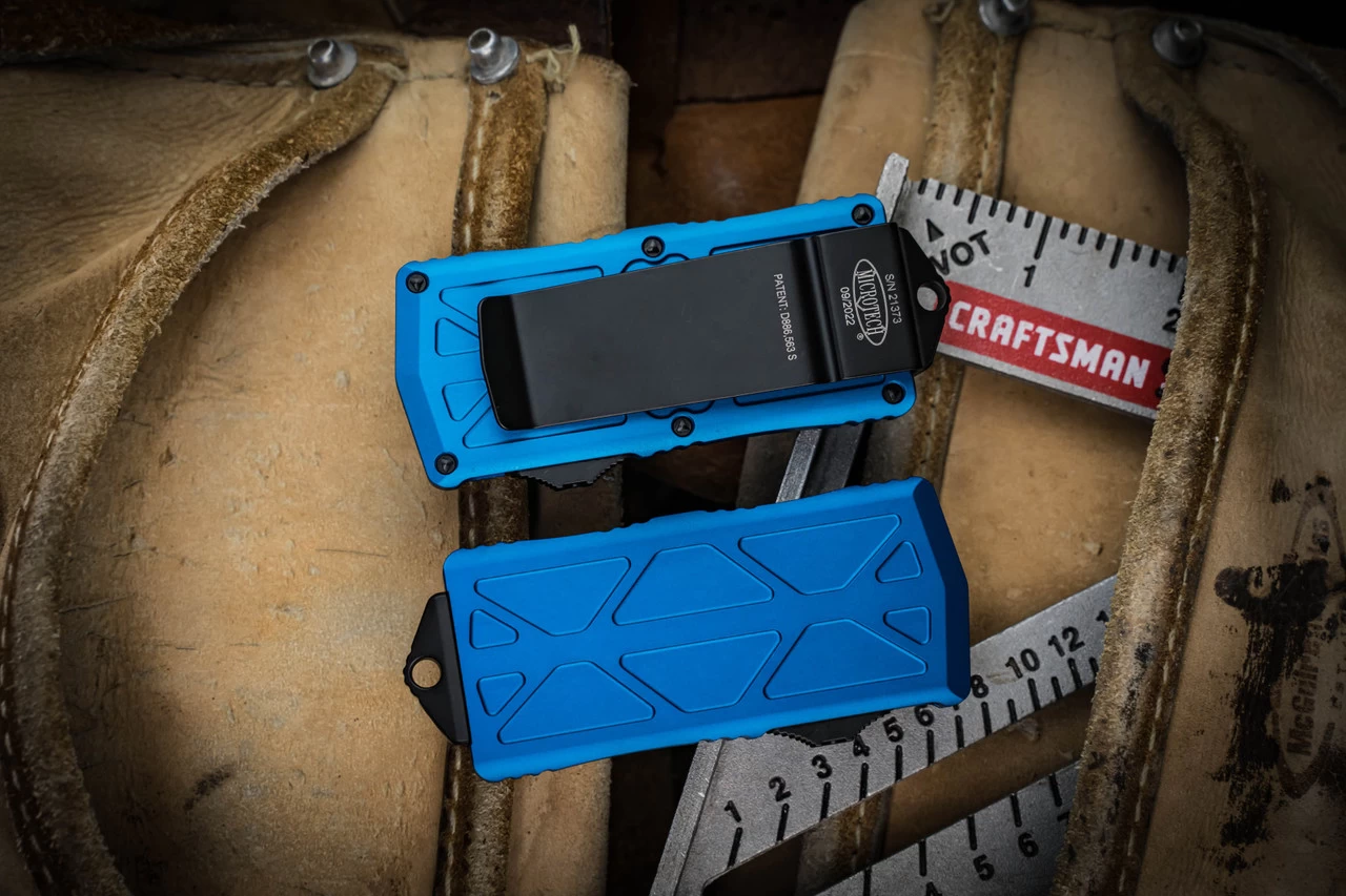 Microtech Exocet OTF Money Clip Knife Cali Legal Blue 1.9" Dagger Black 157-1BL - Image 3