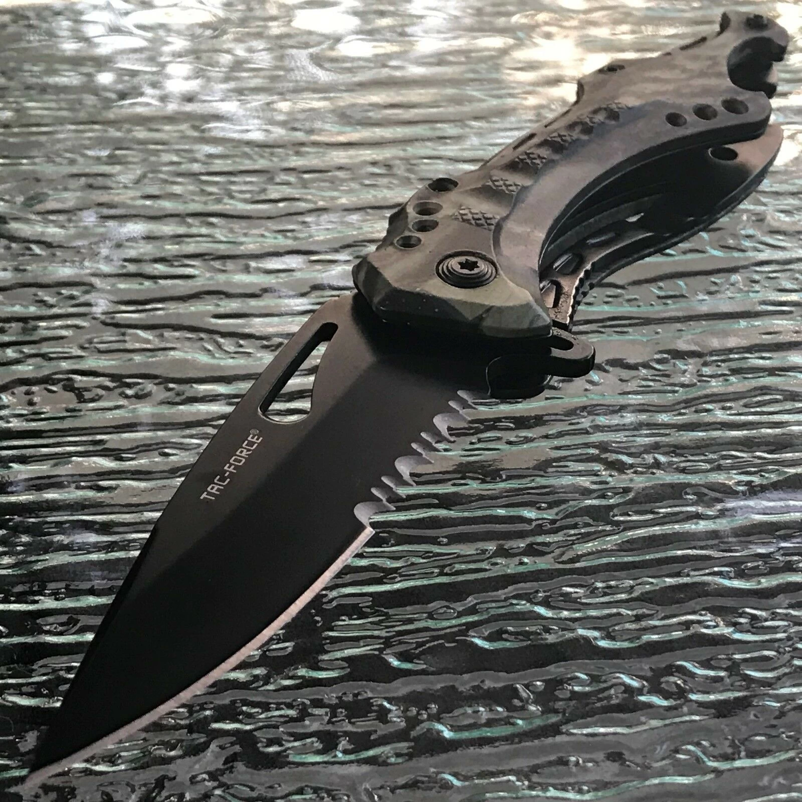 8" TAC FORCE ASSISTED OPEN HUNTING GREEN CAMO KNIFE (TF-705GC)