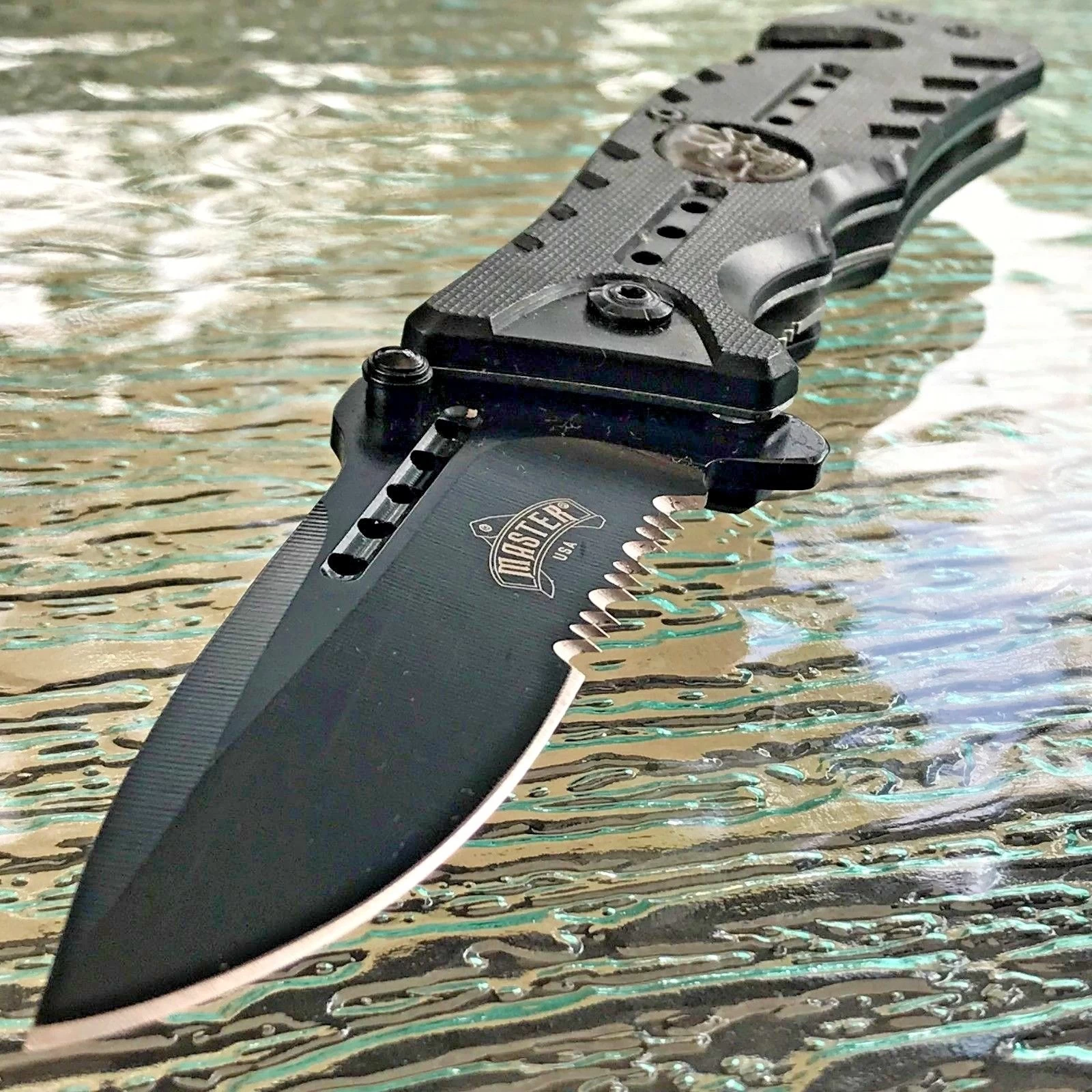 8" Master USA Punisher Skull Handle Pocket Knife (MU-A010BK)